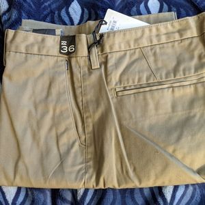 NWT, Men's Khaki Billabong Carter Shorts, Size 36